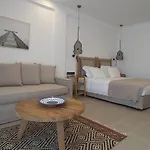 وأجنحة نابا مرميد 4* أيا نابا